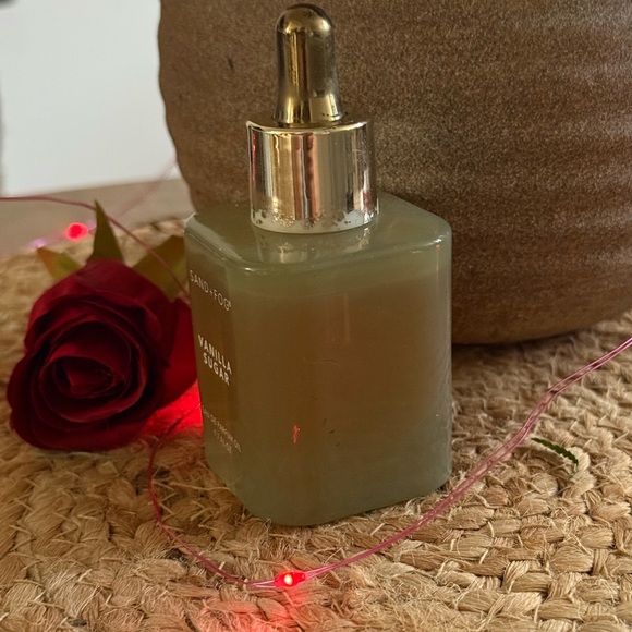 Sand + Fog Vanilla Sugar Eau de Parfum Oil - Picture 2 of 2